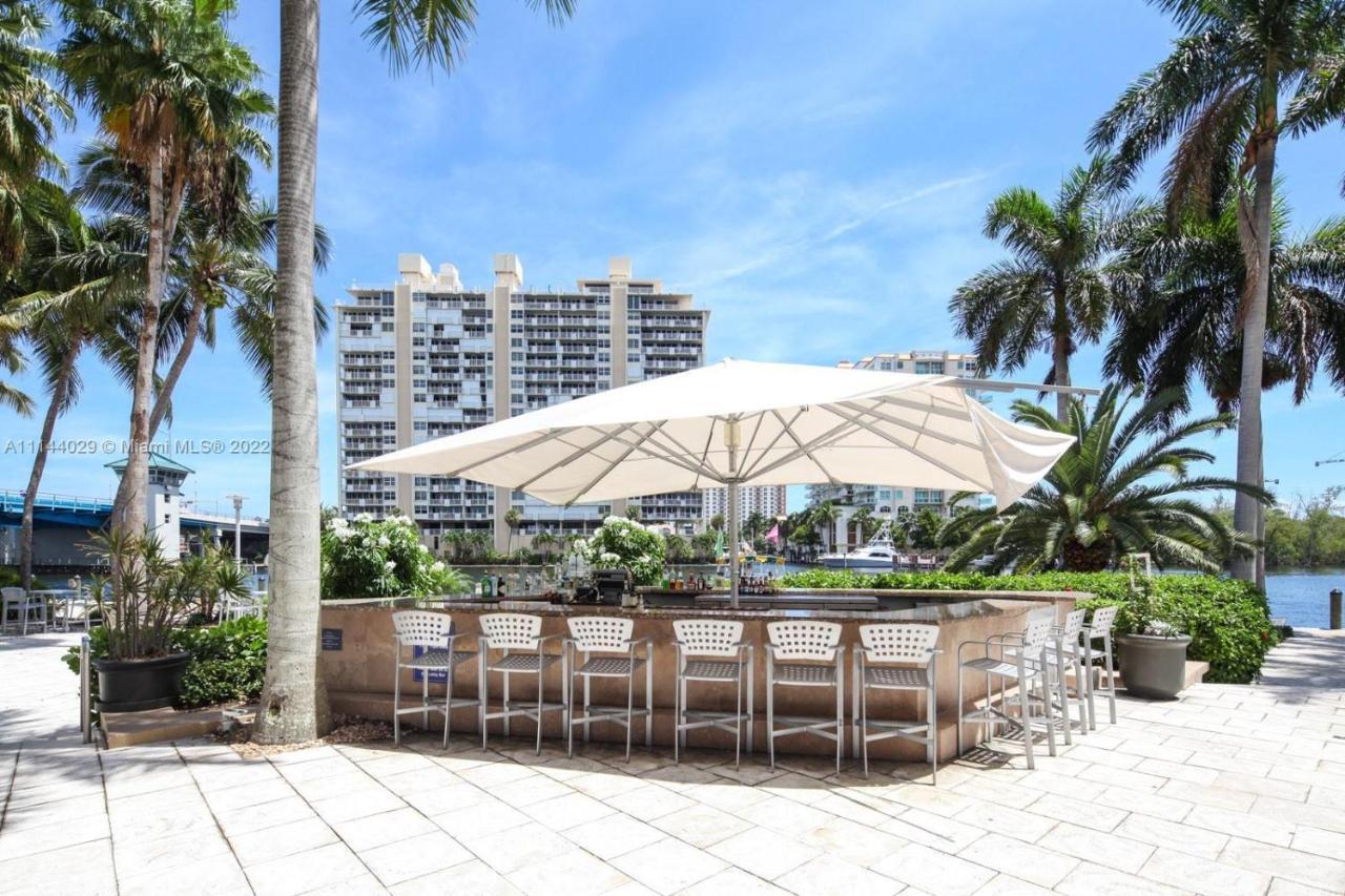 Gallery One - A Doubletree Suites By Hilton Hotel Fort Lauderdale Exterior photo