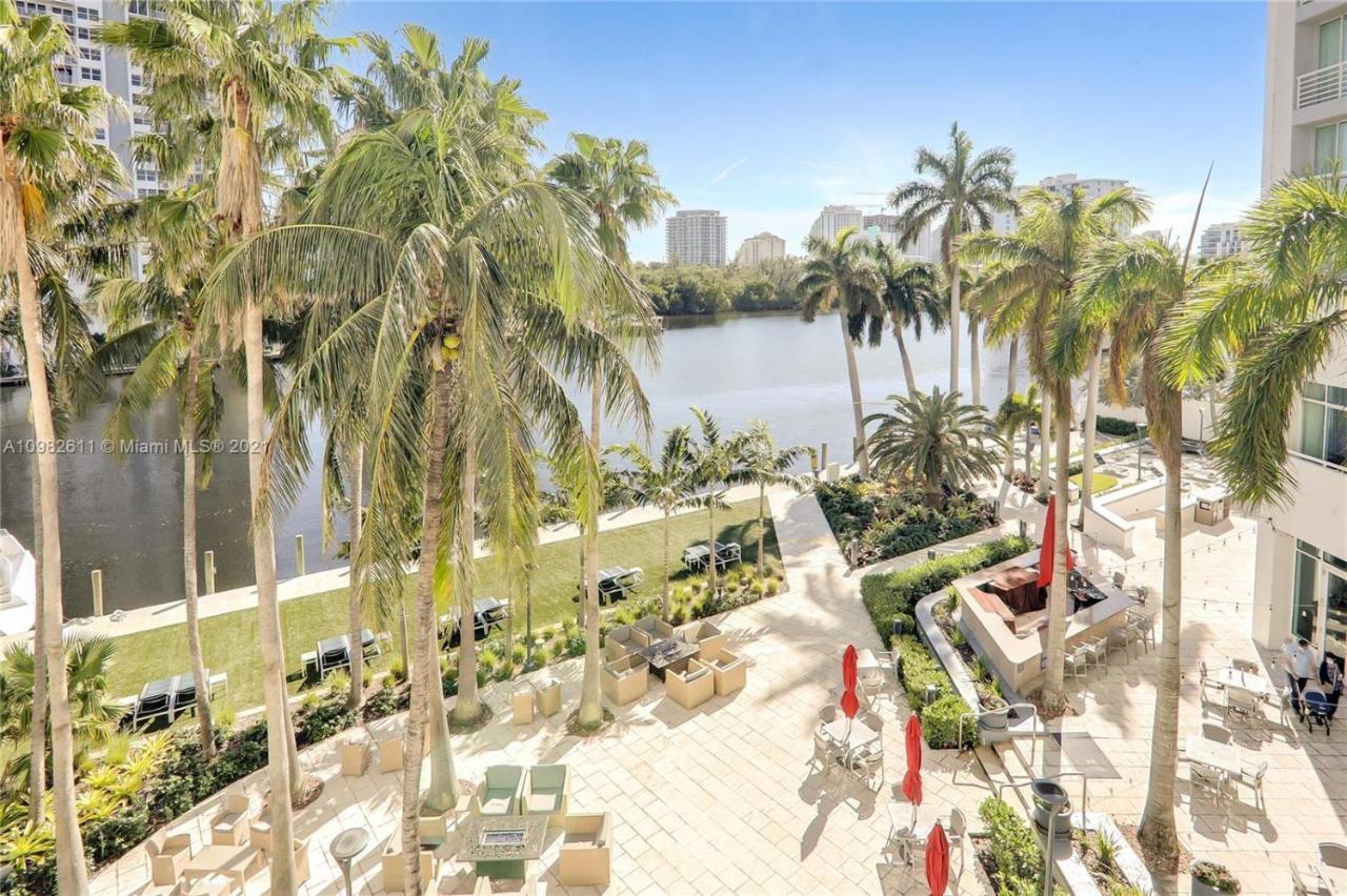 Gallery One - A Doubletree Suites By Hilton Hotel Fort Lauderdale Exterior photo