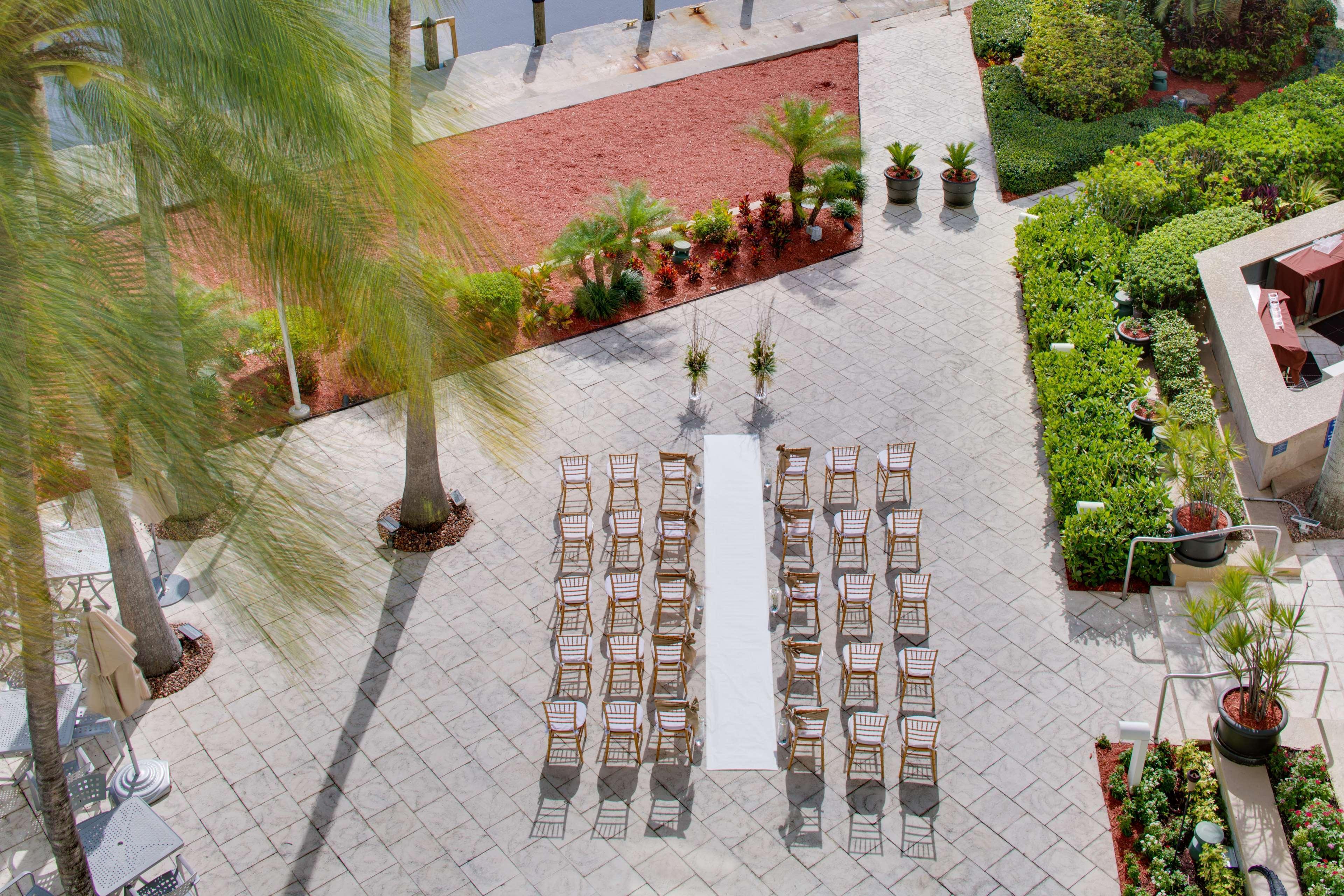 Gallery One - A Doubletree Suites By Hilton Hotel Fort Lauderdale Exterior photo