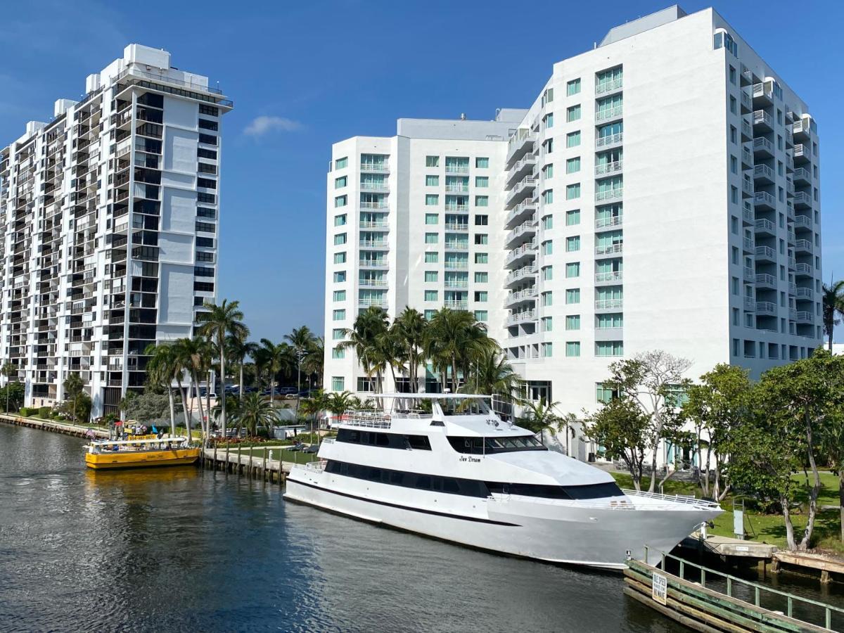 Gallery One - A Doubletree Suites By Hilton Hotel Fort Lauderdale Exterior photo