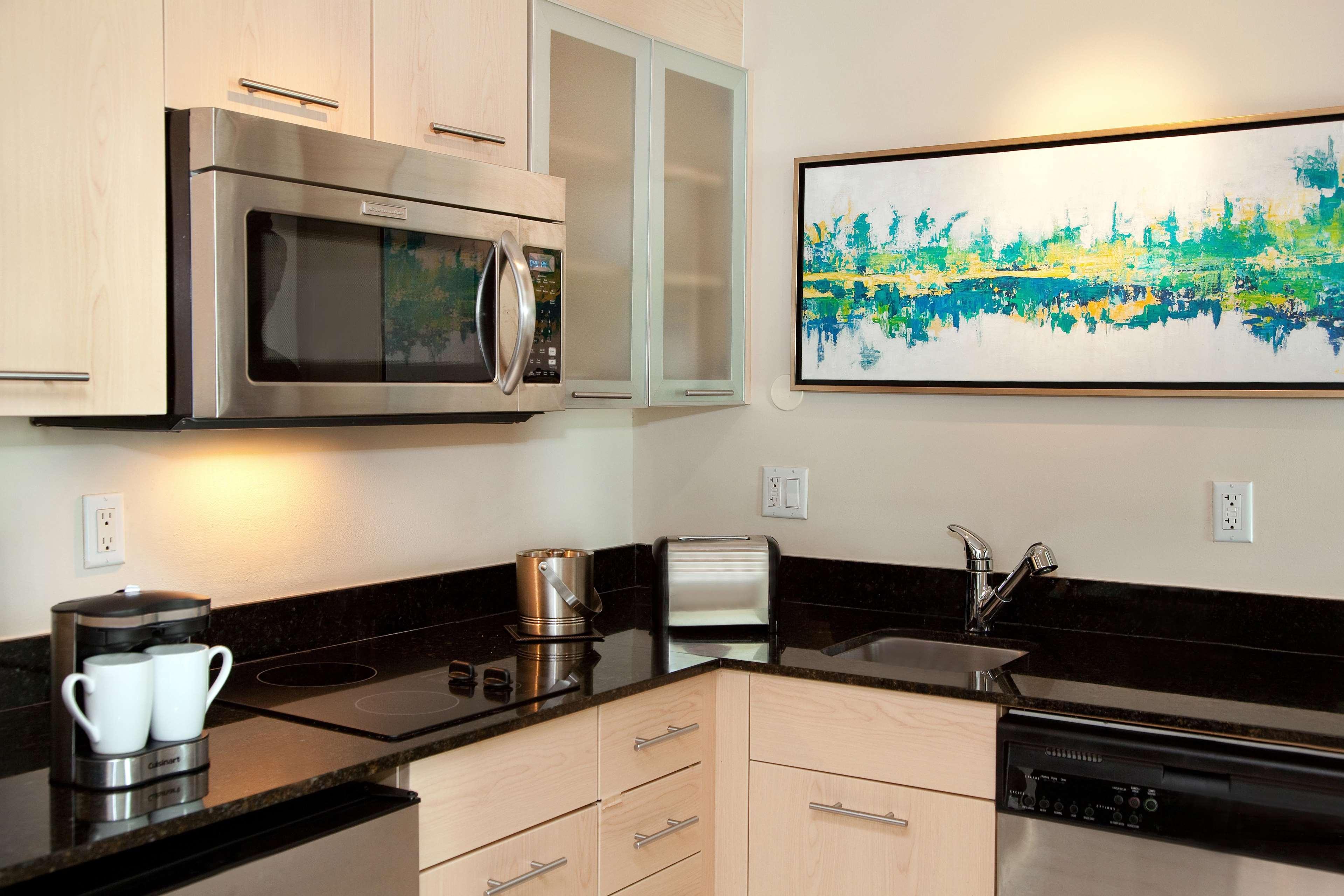 Gallery One - A Doubletree Suites By Hilton Hotel Fort Lauderdale Exterior photo