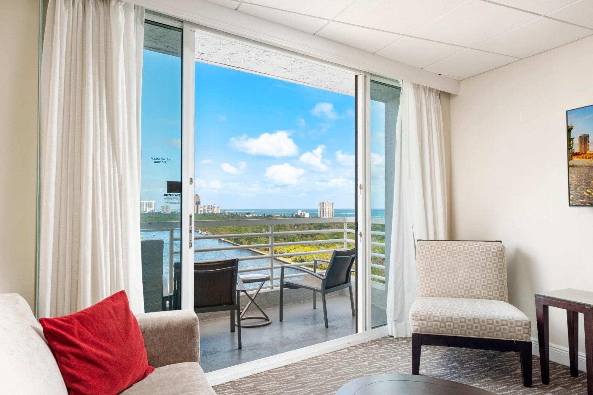 Gallery One - A Doubletree Suites By Hilton Hotel Fort Lauderdale Exterior photo