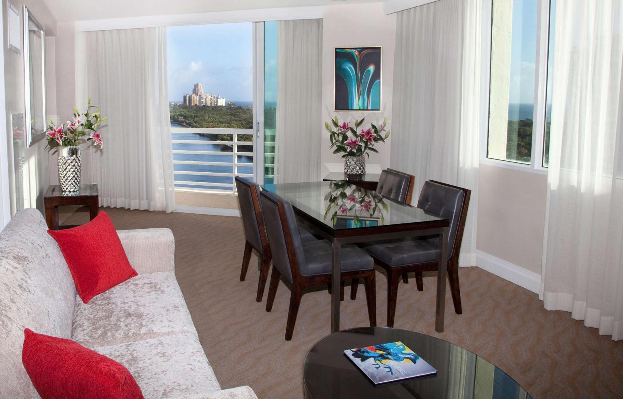 Gallery One - A Doubletree Suites By Hilton Hotel Fort Lauderdale Exterior photo