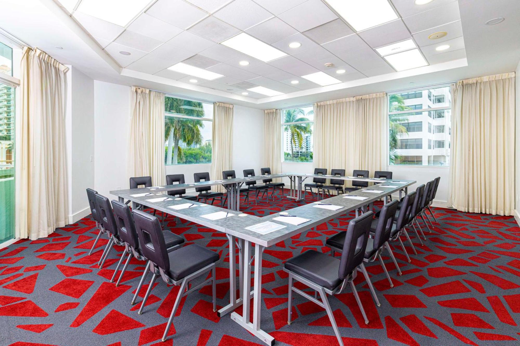 Gallery One - A Doubletree Suites By Hilton Hotel Fort Lauderdale Exterior photo