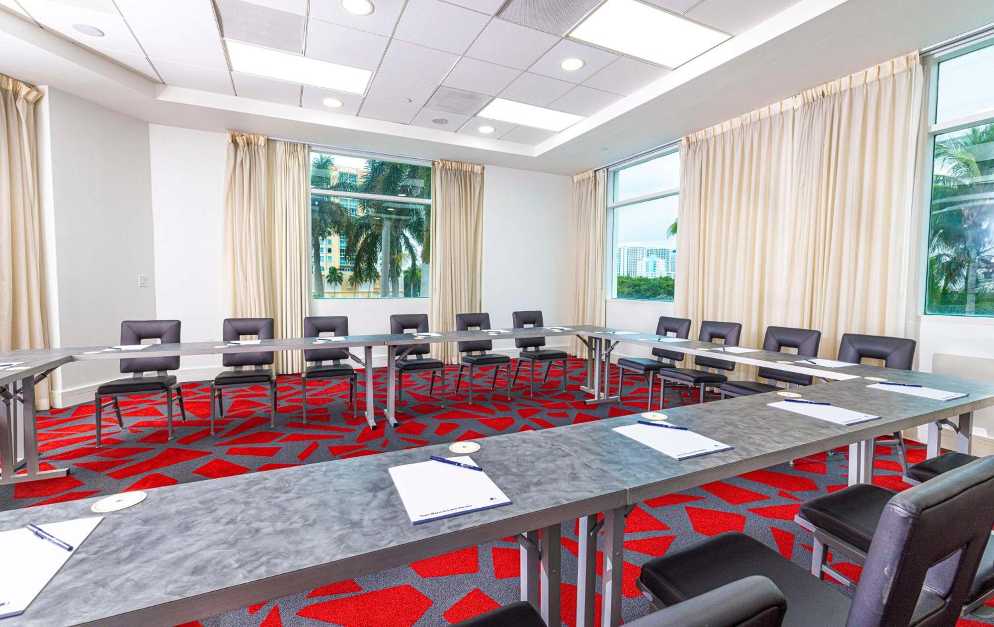 Gallery One - A Doubletree Suites By Hilton Hotel Fort Lauderdale Exterior photo