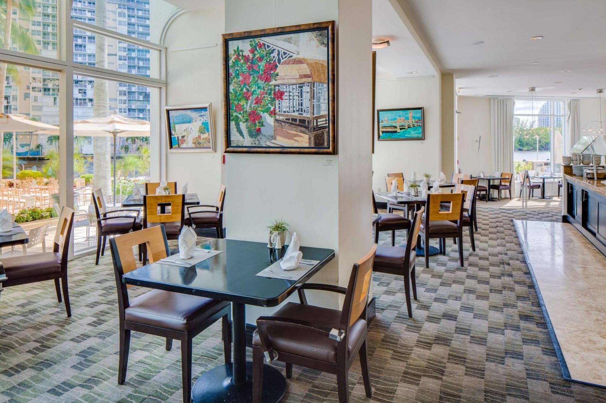 Gallery One - A Doubletree Suites By Hilton Hotel Fort Lauderdale Exterior photo
